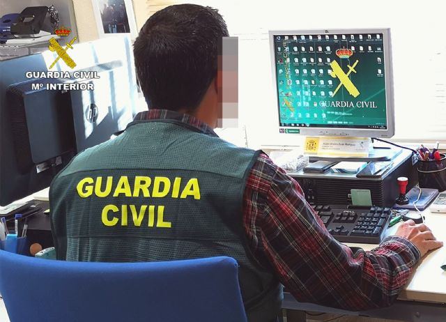 La Guardia Civil detiene/investiga a siete personas por estafar mediante la oferta de préstamos por internet - 2, Foto 2