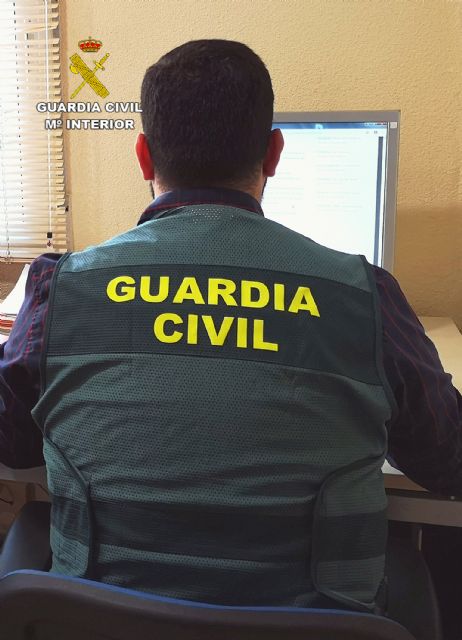 La Guardia Civil detiene/investiga a siete personas por estafar mediante la oferta de préstamos por internet - 3, Foto 3