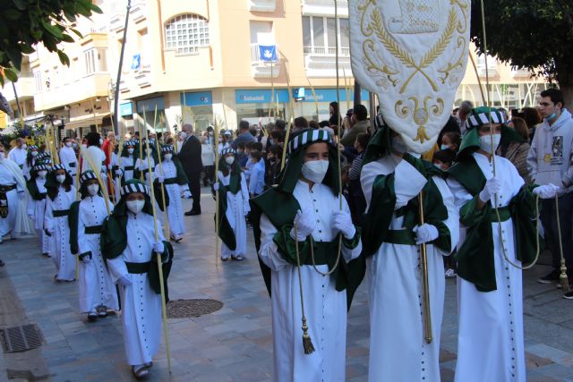 Palmas y ramas de olivo acompañan a Jesús Triunfante en la procesión de Domingo de Ramos - 5, Foto 5