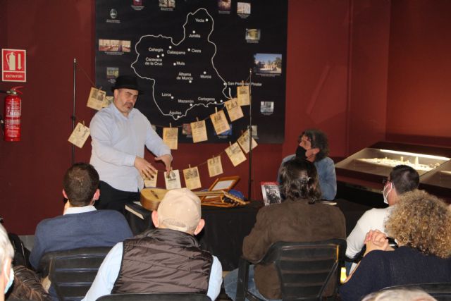 Paco López Mengual y Emilio del Carmelo Tomás rinden homenaje a la tradición oral en Crónicas y Romances de Murcia - 2, Foto 2