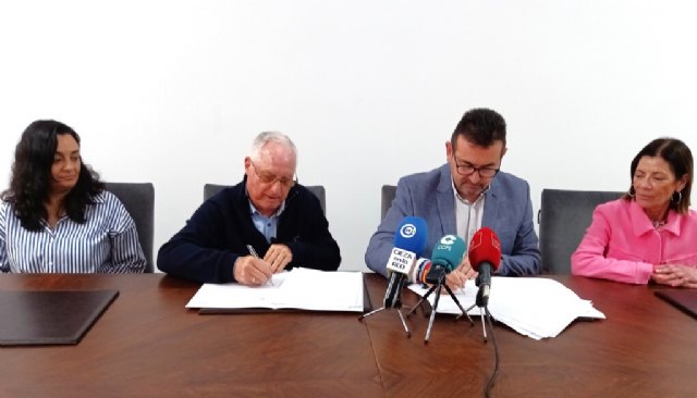 Ayuntamiento y AFEMCE renuevan el convenio de cesión de viviendas tuteladas destinadas a personas con problemas de salud mental - 1, Foto 1