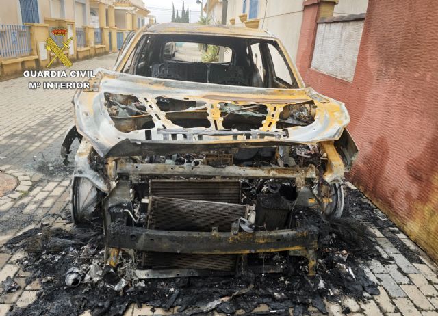 La Guardia Civil detiene a la persona que incendió tres vehículos con grave riesgo para la vida de las personas - 2, Foto 2