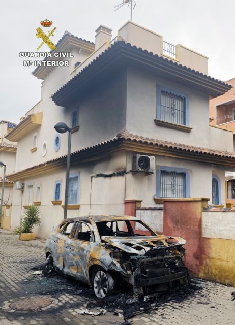 La Guardia Civil detiene a la persona que incendió tres vehículos con grave riesgo para la vida de las personas - 3, Foto 3