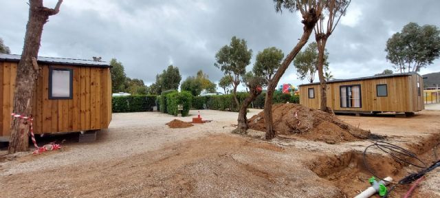 El Ayuntamiento ordena el precinto de aseos en ruina y 81 viviendas prefabricadas instaladas ilegalmente en Villas Caravaning - 1, Foto 1