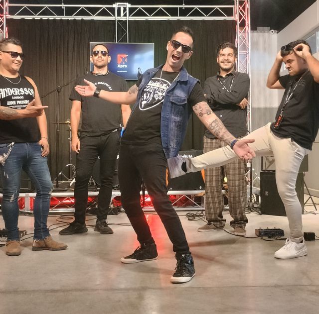 Confusa presenta un live session de su gran éxito miserias - 2, Foto 2