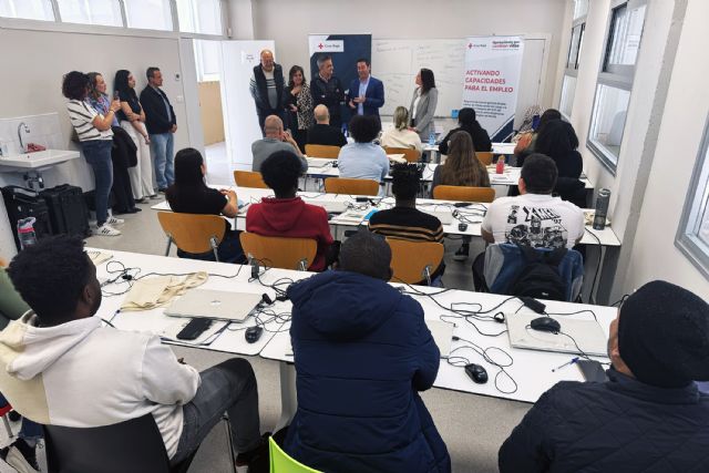 El Ayuntamiento, Linasa y Cruz Roja colaboran en un curso con oportunidades reales de empleo - 2, Foto 2