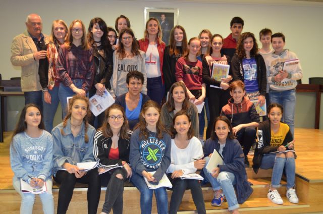 Recepción oficial a grupo estudiantes franceses de intercambio con alumnos del IES Mar Menor - 1, Foto 1