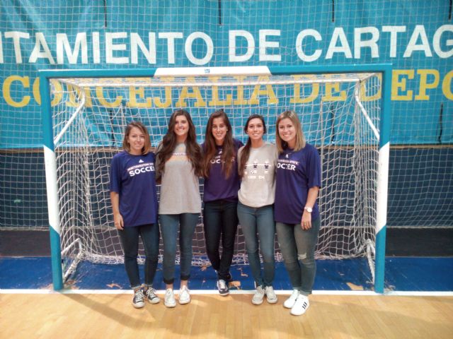 La deportista cartagenera Patricia Carrión comparte una jornada con doscientos escolares - 2, Foto 2