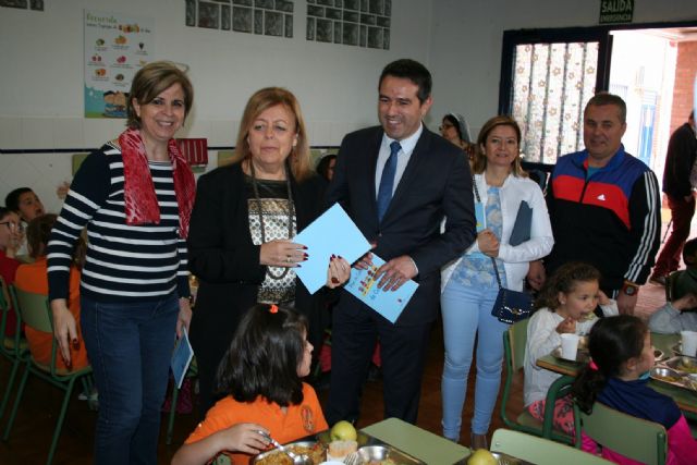 Educación presenta en Alcantarilla, en el Colegio Jacinto Benavente, el Plan de Calidad de Comedores Escolares - 2, Foto 2