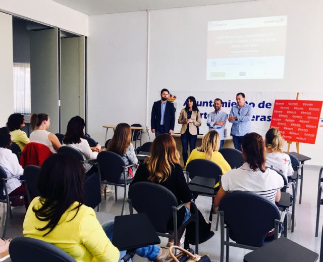 Más de medio centenar de personas aprenden nuevas estrategias de venta a través de redes sociales en Puerto Lumbreras - 1, Foto 1