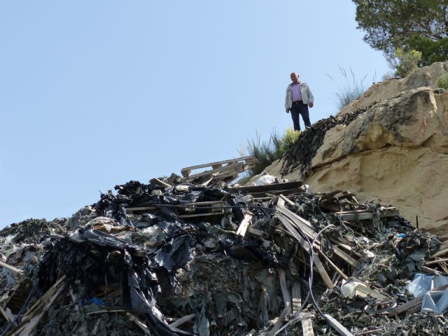 IU-V denuncia un vertedero de desechos de curtidos en un paraje de la diputación de Torrealvilla - 4, Foto 4