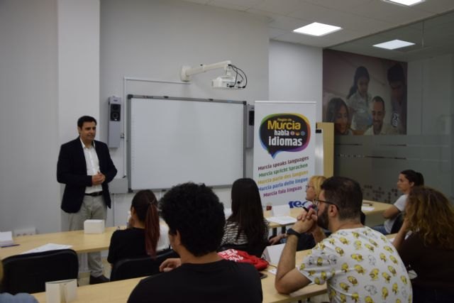 Más de 400 parados se han formado ya en los cursos de Inglés que incluyen gratis pruebas como el ´First´ o el ´Advanced´ - 2, Foto 2