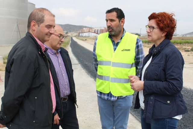En marcha las obras de asfaltado del Camino de Alicante - 3, Foto 3