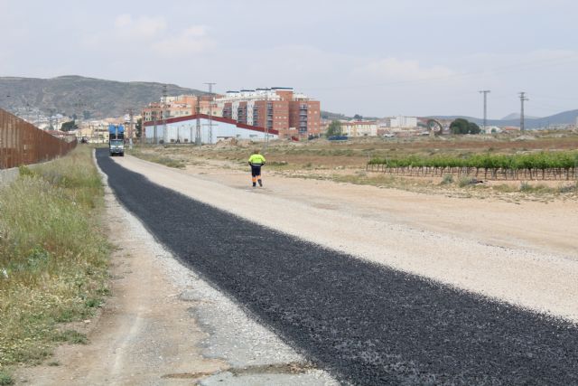 En marcha las obras de asfaltado del Camino de Alicante - 4, Foto 4