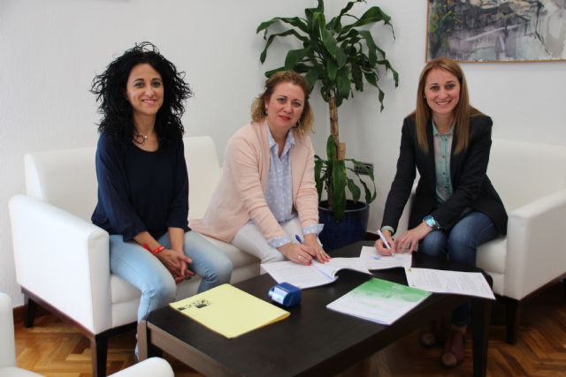 Ayuntamiento y El Candil establecen mejoras de empleabilidad para personas en riesgo de exclusin social, Foto 1