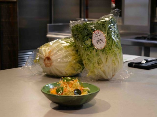 Ensalada de escarola fine frisee con mango y pepino, la propuesta de Rodrigo de la Calle y Primaflor con sabor a verano - 1, Foto 1