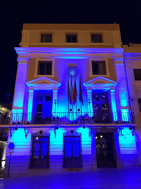 Mula celebra el día de Europa iluminando la fachada del Ayuntamiento de color azul - 1, Foto 1