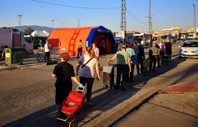 El mercadillo semanal desaparece durante las dos semanas de las Fiestas de Mayo - 1, Foto 1