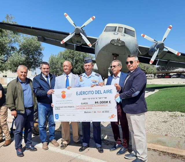 AMDEM y Cáritas Castrense reciben los 8.000 euros recaudados en la Carrera Popular de la Base Aérea - 3, Foto 3