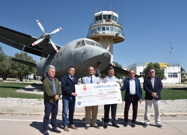 La Base Aérea de Alcantarilla reparte más de cien mil euros a diversas asociaciones benéficas - 1, Foto 1
