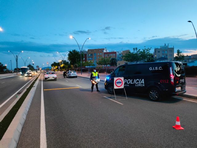 La Policía Local detiene a una persona por presuntos delitos de falsificación documental, usurpación de identidad e infracción de la Ley de extranjería, y a otra con una orden de expulsión - 2, Foto 2