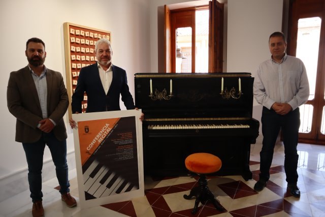 El Ayuntamiento de Mazarrón celebra la restauración del piano histórico del Casino - 1, Foto 1