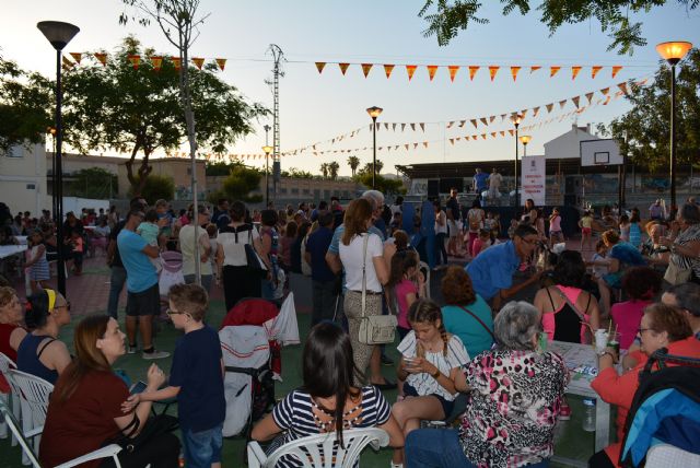 Gran éxito de participación en la primera verbena de barrio organizada por las Juntas Vecinales Municipales - 2, Foto 2