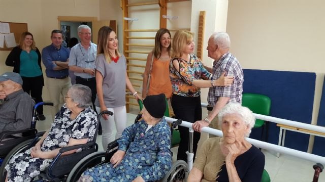 Familia aumenta un 65 por ciento las plazas para atender a personas mayores en Cartagena - 1, Foto 1