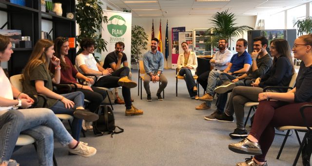 Los jóvenes que participan en programas europeos aportan sus propuestas al Plan de Juventud de la Región - 2, Foto 2