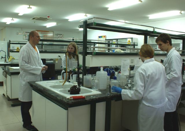 Cartagena acoge ocho nuevos cursos de química con elevada inserción laboral - 2, Foto 2