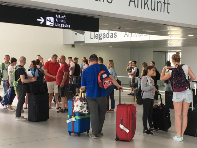 Un nueva operativa con Polonia generará 7.000 pernoctaciones en la Costa Cálida - 1, Foto 1