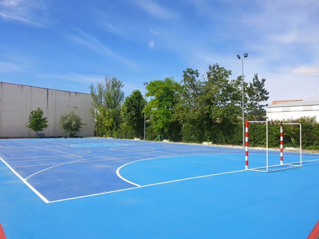 El Ayuntamiento de Caravaca concluye las obras de la pista del colegio de Barranda y comienza la reforma de la pista y patio en el Cervantes - 2, Foto 2