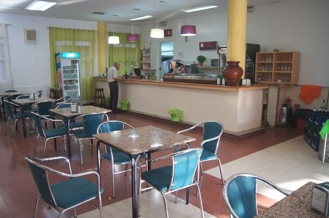 They initiate the file to contract the bar-cafeteria service at the Municipal Center for the Elderly of the Plaza Balsa Vieja, Foto 1