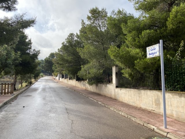 The urgent execution of the renovation works of the main drinking water pipeline in Badajoz street of the La Charca urbanization is agreed, Foto 1