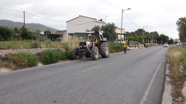 El Gobierno Regional acomete el desbroce y limpieza de varias carreteras del término municipal de Puerto Lumbreras - 2, Foto 2