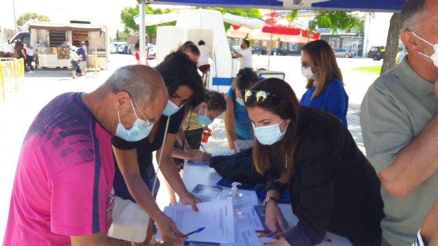 Masivo respaldo ciudadano a la recogida de firmas contra los indultos del PSOE de Pedro Sánchez y Diego José Mateos a los independentistas catalanes - 3, Foto 3