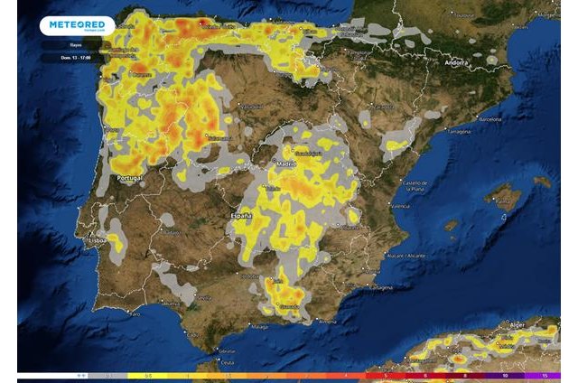 Densidad de rayos por kilómetro cuadrado prevista para la tarde del domingo., Foto 1