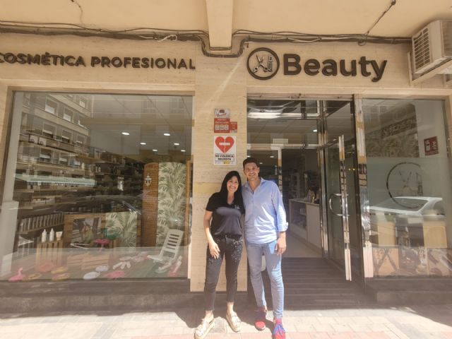 Cuatro establecimientos aguileños se suman a la campaña No a la violencia machista - 2, Foto 2