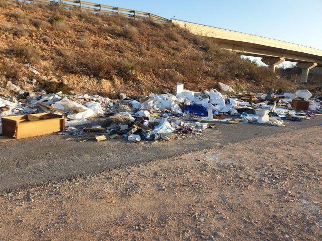 MC: La obsoleta ordenanza municipal en gestión de residuos pone en entredicho la gestión del gobierno de Arroyo - 1, Foto 1