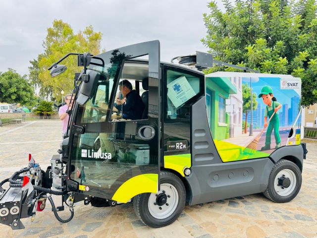 La incorporación de una nueva baldeadora de última generación se suma a los 3,8 millones de euros invertidos por Limusa en la modernización de sus servicios - 2, Foto 2