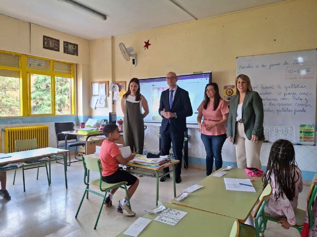 El Gobierno regional destina m�s de seis millones al cambio de cubiertas e instalaci�n de placas solares en 11 centros educativos, Foto 3