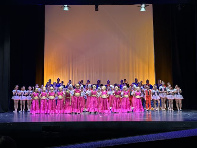 La Escuela Municipal de Danza de Torre Pacheco clausura el curso con la gala CUANDO EL MUNDO BAILA - 3, Foto 3