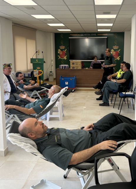 La Guardia Civil colabora altruistamente en la campa�a de donaci�n de sangre, Foto 4