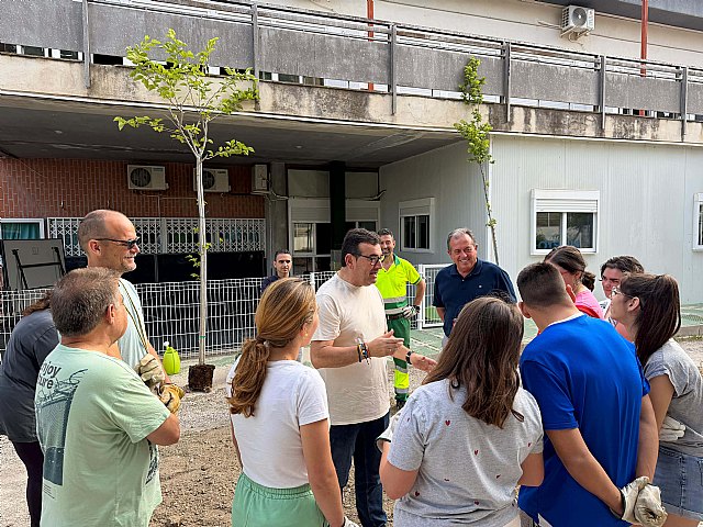 Cieza conmemora el Día del Medio Ambiente con actividades educativas y plantaciones en los colegios Buen Pastor y Santo Cristo del Consuelo Cieza conmemora el Día del Medio Ambiente con actividades educativas y plantaciones en los colegios Buen Pastor y Santo Cristo del Consuelo