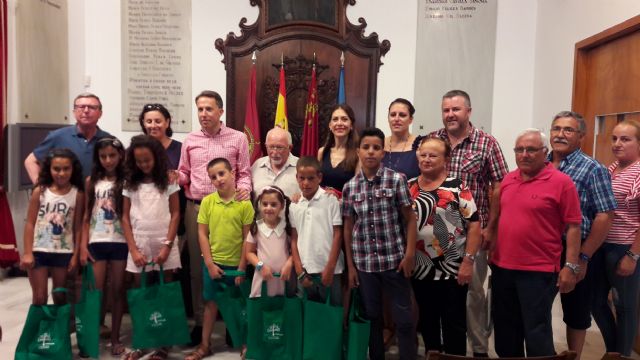 El Alcalde recibe a los niños saharauis que disfrutarán del verano en Lorca gracias al programa Vacaciones en Paz de la Asociación Amigos del Pueblo Saharaui - 1, Foto 1