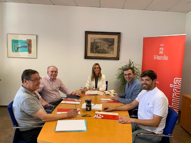 La colaboración entre el Ayuntamiento y Cáritas permitirá desarrollar proyectos contra la exclusión social en el municipio - 1, Foto 1