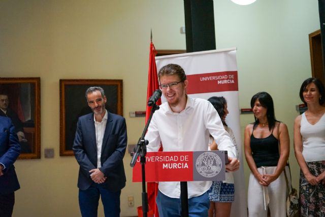 El rector de la UMU recibe a los estudiantes de Secundaria de la Región de Murcia premiados en la XI Olimpiada Española de Economía - 3, Foto 3