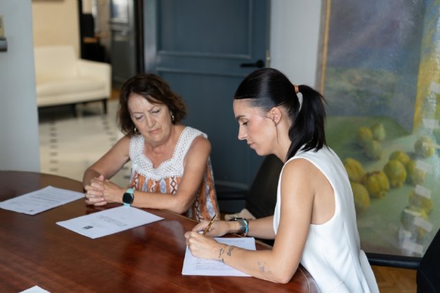 Firmado el convenio con el Coro Audite Omnes de Alhama de Murcia, Foto 1