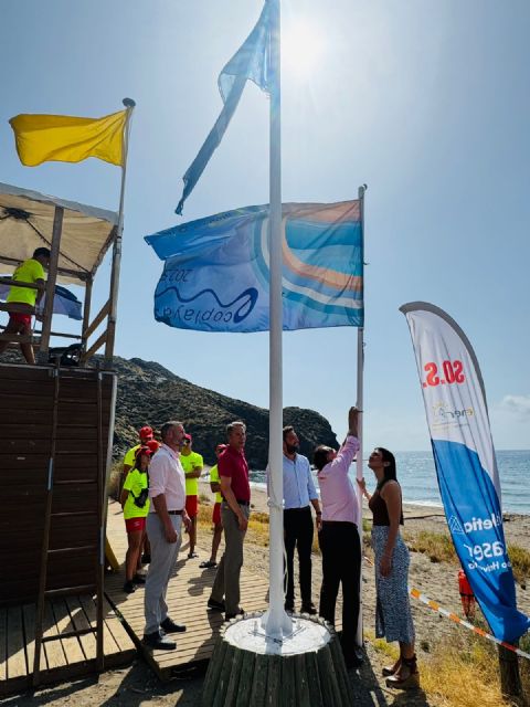 La Cala de Calnegre vuelve a lucir este verano la Bandera Azul - 1, Foto 1