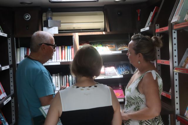 Lo Pagán recibe un verano más el servicio de bibliobús - 3, Foto 3